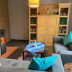 Haus Wald Und Wiese Wald